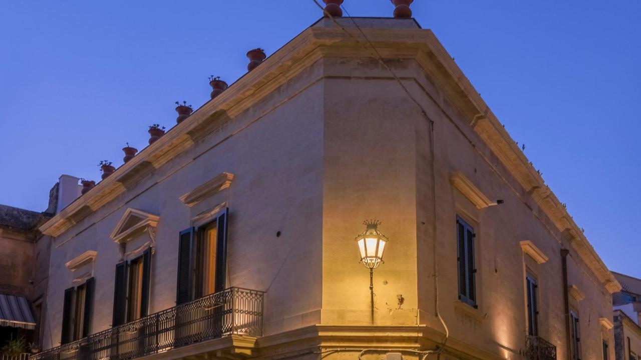 Palazzo Acquaviva - Il Giardino Sospeso Daire Lecce Dış mekan fotoğraf